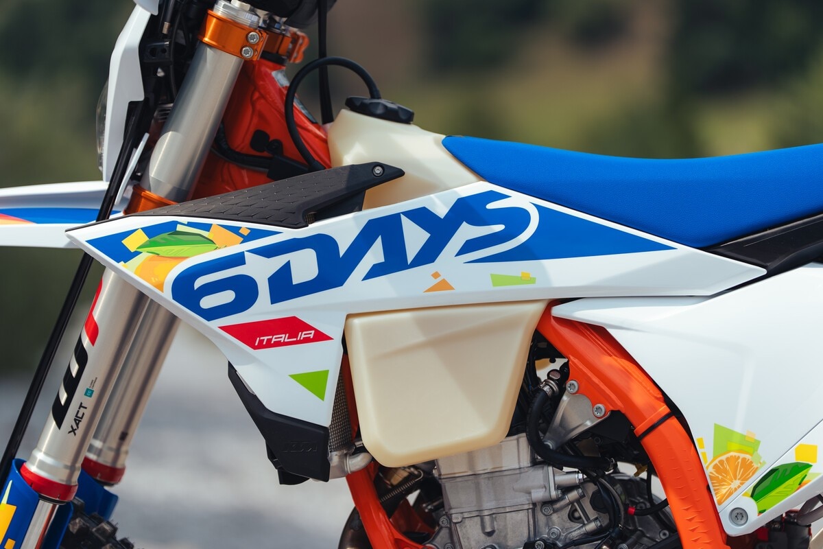 KTM presenta le EXC 6DAYS 2026